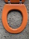 orange toalettlock duschy