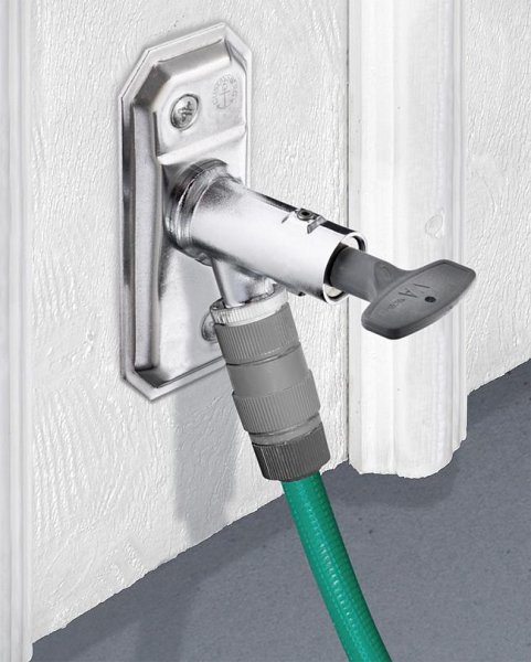 Dags att vattna i trädgården!